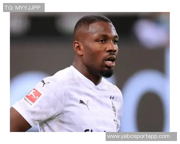 图拉姆因大腿伤缺席一个月后周四重返训练场状态回暖